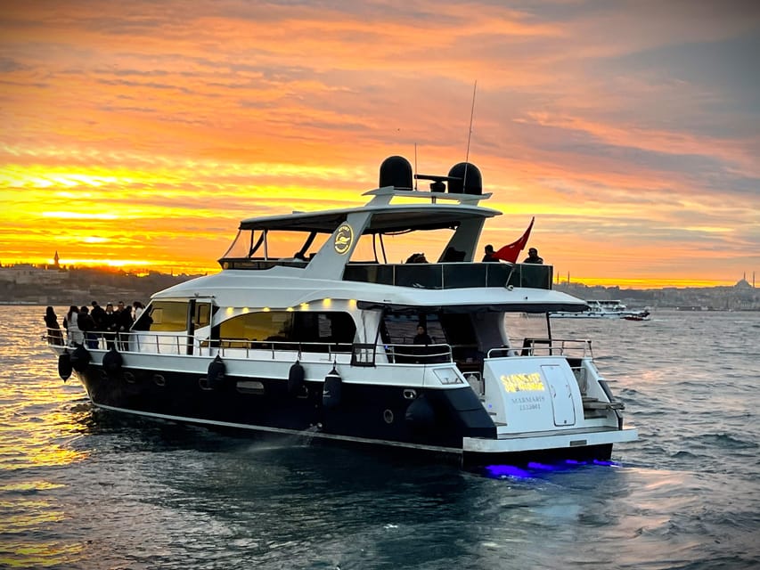 Istanbul: Bosphorus Sunset Yacht Cruise with Live Guide - The guide, music, and photo time