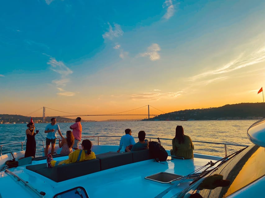 Istanbul: Bosphorus Sunset Yacht Cruise with Live Guide - Rumeli Fortress and the northern turn