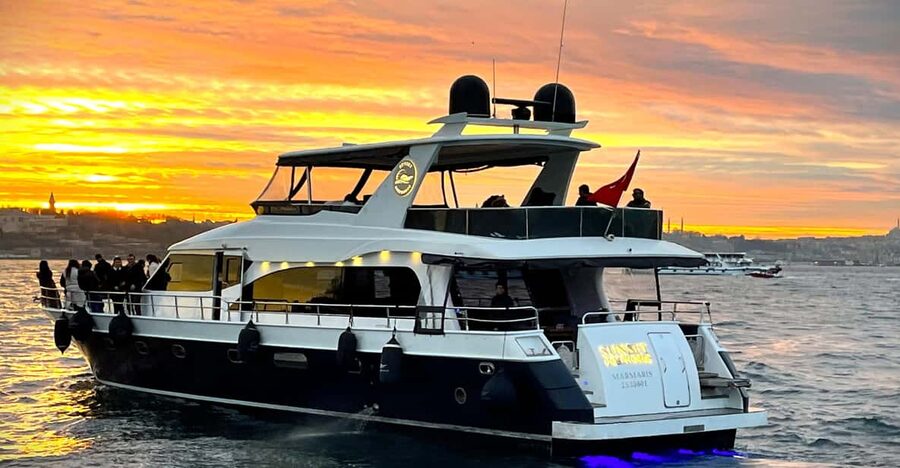 Istanbul: Bosphorus Sunset Yacht Cruise with Live Guide - The Asian shore: Anatolian Fortress to Maiden’s Tower