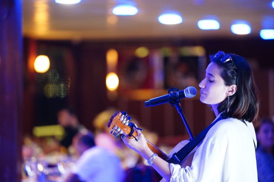 Istanbul: Dinner Cruise and Entertainment with Private Table - Folk dancing, belly dancing, and music between courses