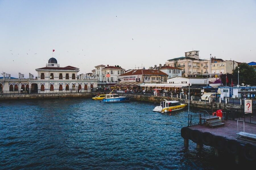 Istanbul: Princes' Islands Cruise w/Music, Lunch & Transfer - Electric vehicles and getting around Büyükada