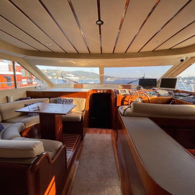 Istanbul: Sunset or Day Small-Group Yacht Cruise with Snacks - Snacks, drinks, and the onboard atmosphere