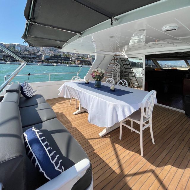 Istanbul: Sunset or Day Small-Group Yacht Cruise with Snacks - Boarding and the small-yacht setting