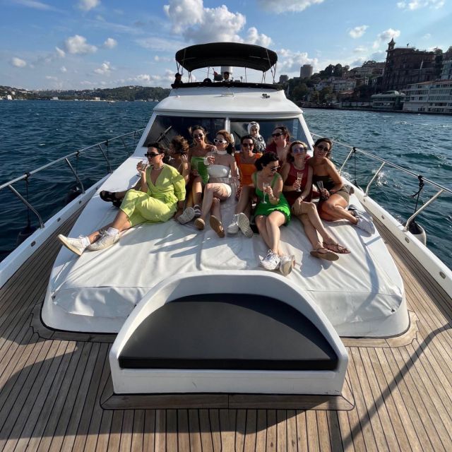 Istanbul: Sunset or Day Small-Group Yacht Cruise with Snacks - Dolmabahce Palace and Dolmabahce Mosque