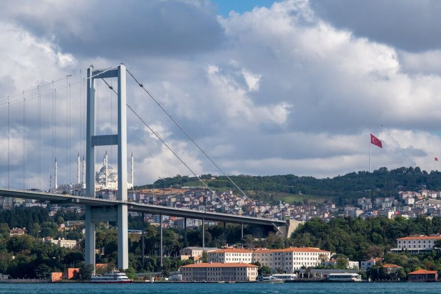Istanbul: Sunset or Day Small-Group Yacht Cruise with Snacks - Maiden’s Tower and the return toward the Old Town