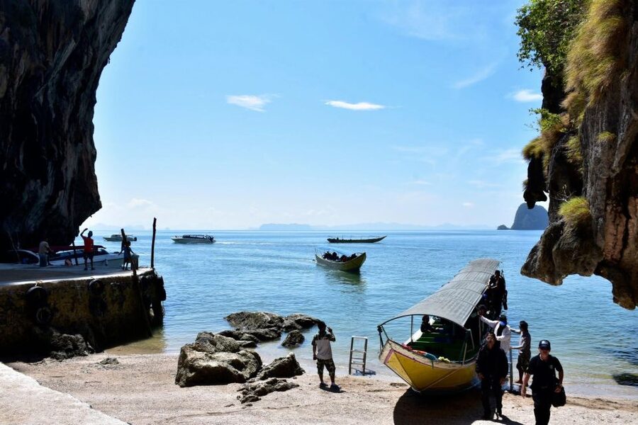 James Bond Island: Sightseeing Tour by Longtail Boat & Kayak - Crossing Phang Nga Bay by longtail boat