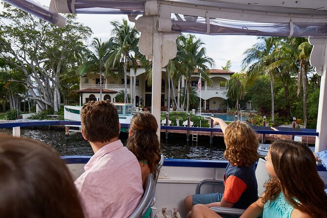 Jungle Queen Riverboat 90-Minute Narrated Sightseeing Cruise in Fort Lauderdale - Food, drinks, and the weather factor