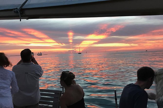 Key West Small-Group Sunset Sail with Wine and Hors d'oeuvres - Hors doeuvres that work on a moving boat