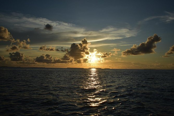 Key West Small-Group Sunset Sail with Wine and Hors d'oeuvres - The crew makes the small group work
