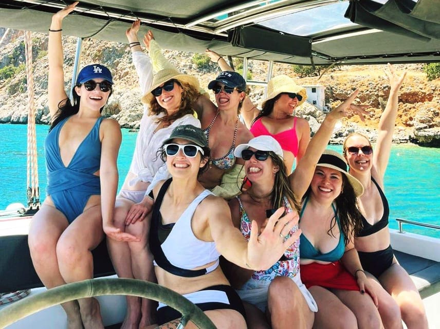 Kissamos: Balos & Gramvousa Luxury Catamaran Sailing Cruise - Sailing the short distance to Gramvousa