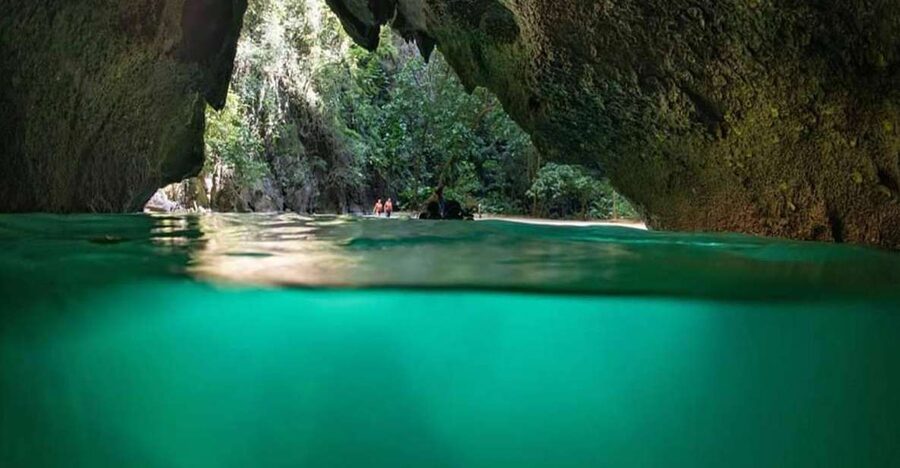 Ko Lanta: 4 Islands Snorkeling Tour by Longtail Boat - Why the Emerald Cave makes this trip special