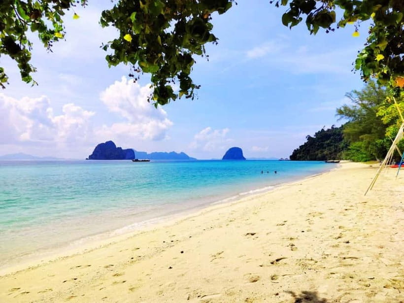 Ko Lanta: 4 Islands Snorkeling Tour by Longtail Boat - Ko Muk and the swim through Morakot Cave