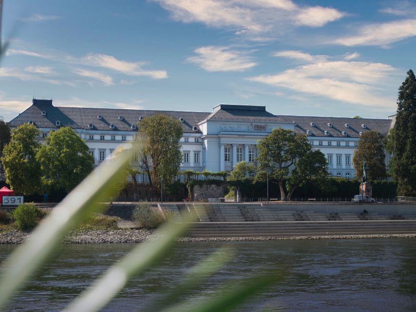 Koblenz:Rhine Valley boat tour along the castles and palaces - Food, drinks, and the onboard pace