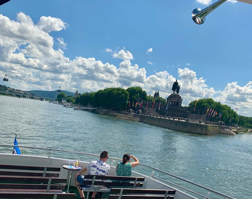 Koblenz:Rhine Valley boat tour along the castles and palaces - The bilingual commentary and its limits