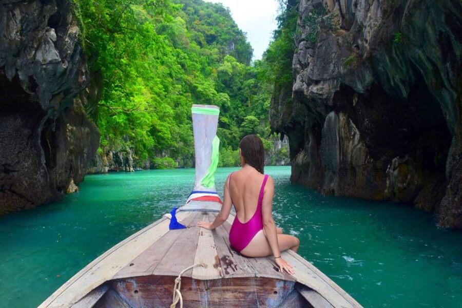 Krabi: Hong Islands Day Tour by Longtail Boat - Lading Island and the short lagoon stop