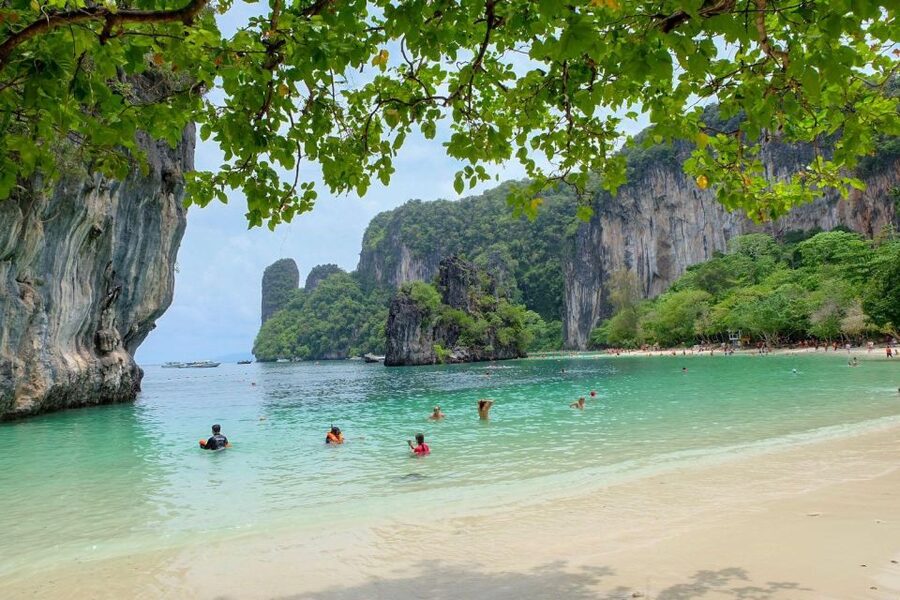 Krabi: Hong Islands Day Tour by Longtail Boat - Hong Beach and the 500-step viewpoint
