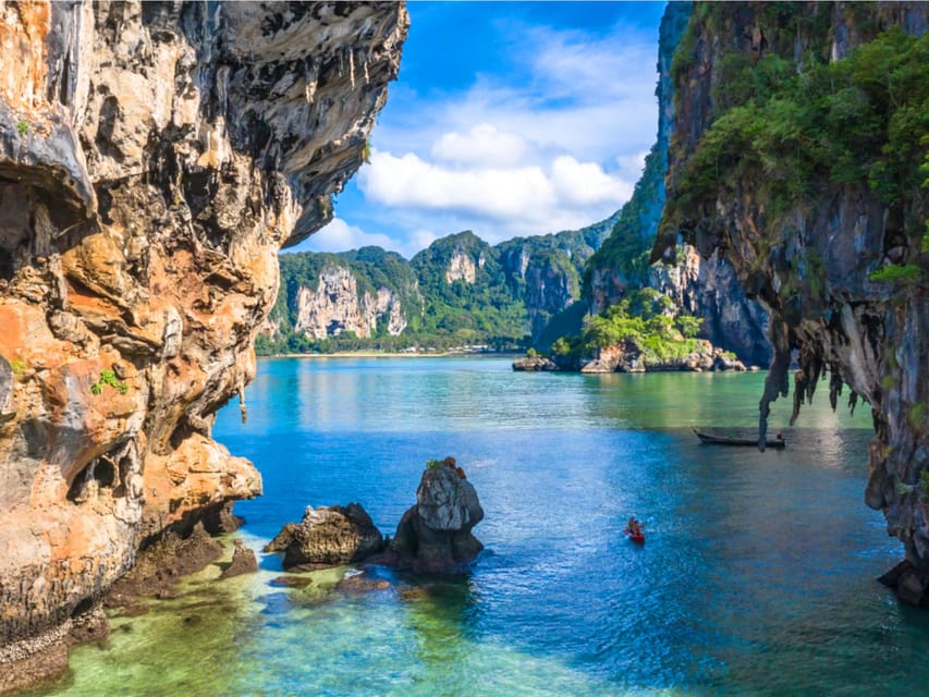 Krabi: Premium 4-Island Day Trip by Longtail Boat with Lunch - Koh Poda: lunch beside the sea