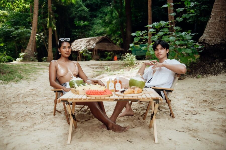 Krabi: Private Luxury Longtail Boat Island Hopping Tour - Food, drinks, and the picnic setup