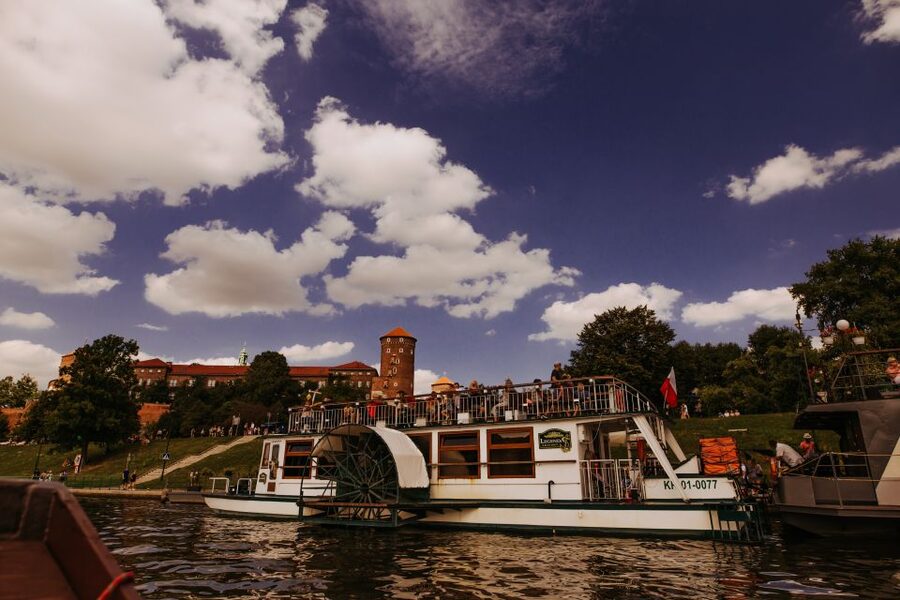 Krakow: 1-Hour Evening Vistula River Cruise - Kazimierz and Church on the Rock