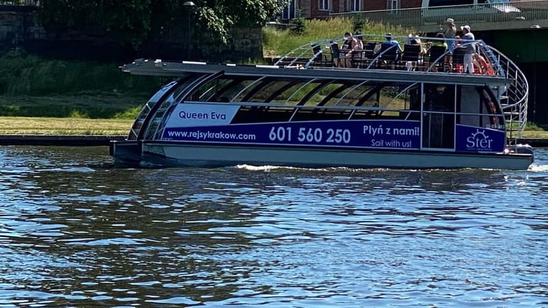 Krakow: Day or Night Vistula River Cruise with Audio Guide - How useful is the audio guide?