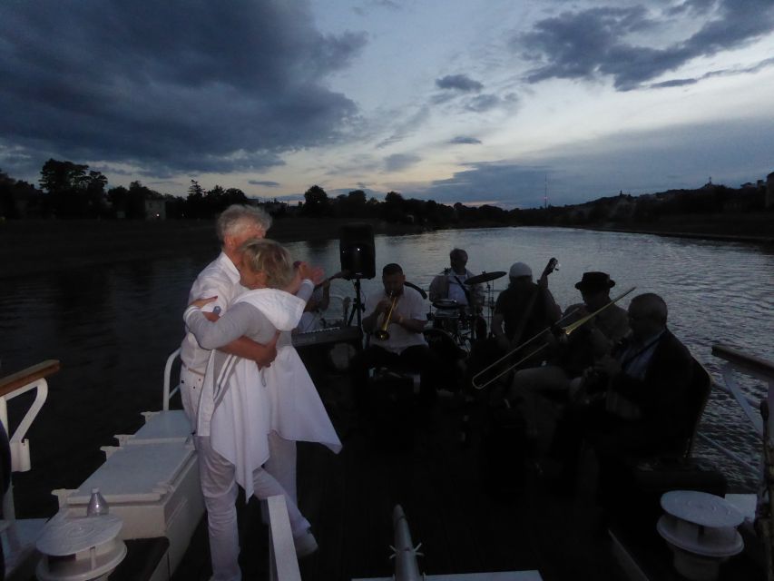 Krakow: Evening Cruise with a Glass of Wine - Practical advice for a smoother cruise