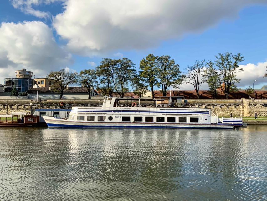 Krakow: Sightseeing Cruise by Vistula River - Wawel Castle is the main event