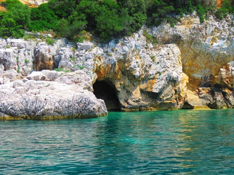 Krk: Golden Beach and Blue Cave Cruise with Welcome Drink - Golden Beach and the 40-minute swim