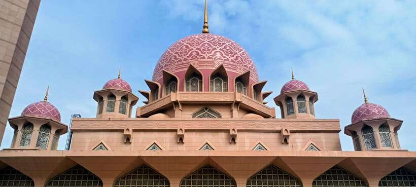 Kuala Lumpur: Putrajaya Tour with Traditional Boat Cruise - Why Putrajaya is worth half a day from Kuala Lumpur
