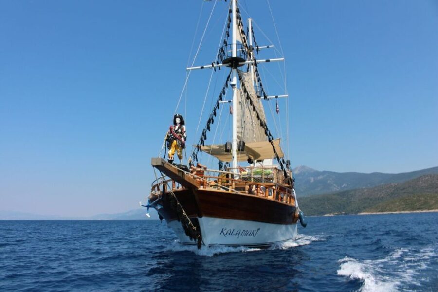Kusadasi & National Park Boat Tours with Lunch and Transfer - Two routes, two different kinds of coastline
