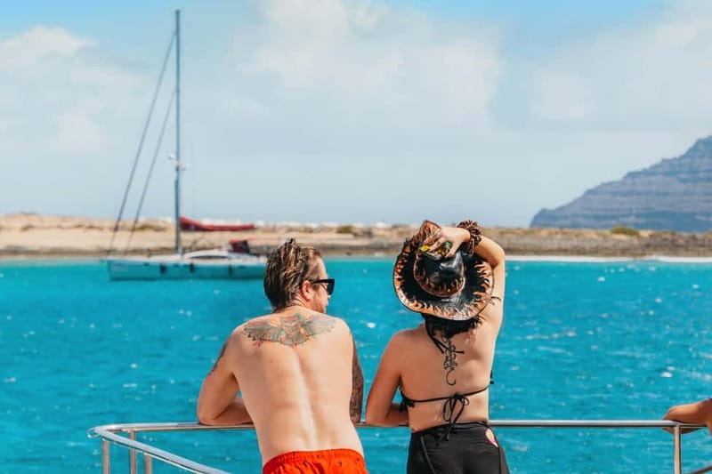 La Graciosa: Island Cruise with Lunch and Water Activities - Nearly four hours around La Graciosa