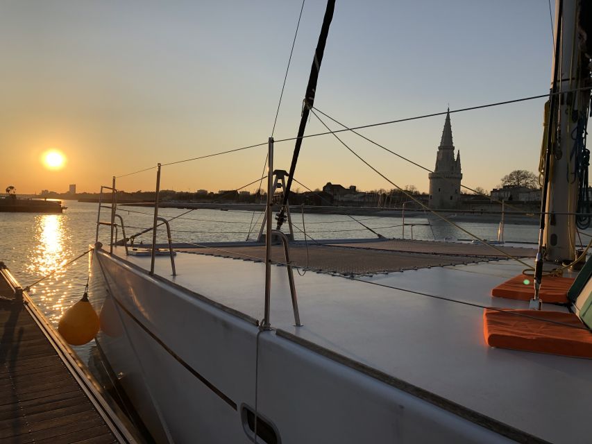 La Rochelle: 2-Hour Sunset Sailing Cruise - The return between the two towers