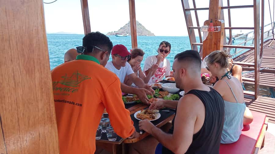 Labuan Bajo: 2D1N Komodo & Pink Beach Shared Boat Tour - Manjarite brings the first serious snorkeling