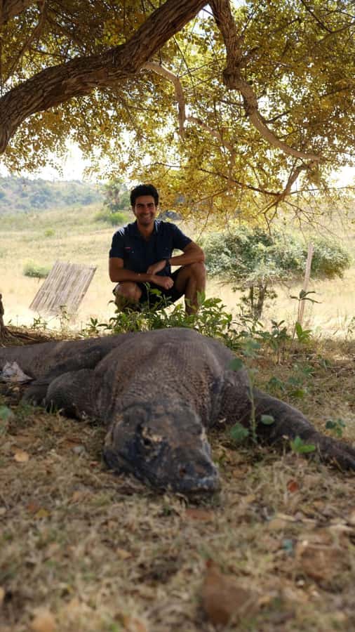Labuan Bajo: 2D1N Komodo & Pink Beach Shared Boat Tour - Kelor Island: an easy opening stop