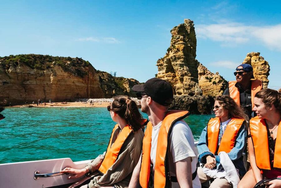 Lagos: Ponta da Piedade Coastline Boat Cruise - How the small group changes the experience