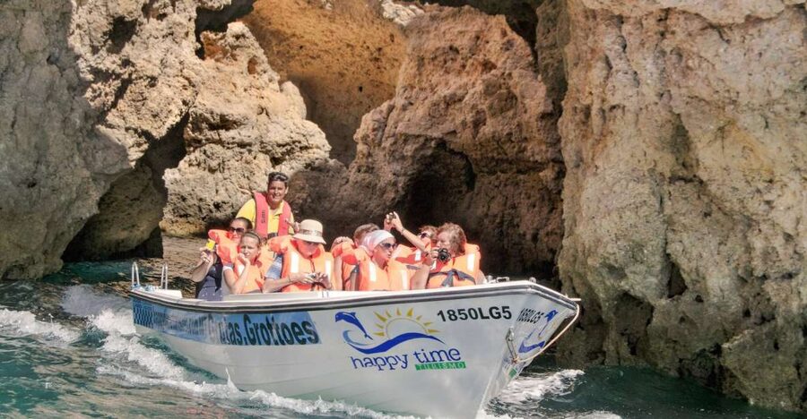 Lagos: Ponta da Piedade Rock Formations Guided Boat Tour - Meeting the boat at Lagos Marina