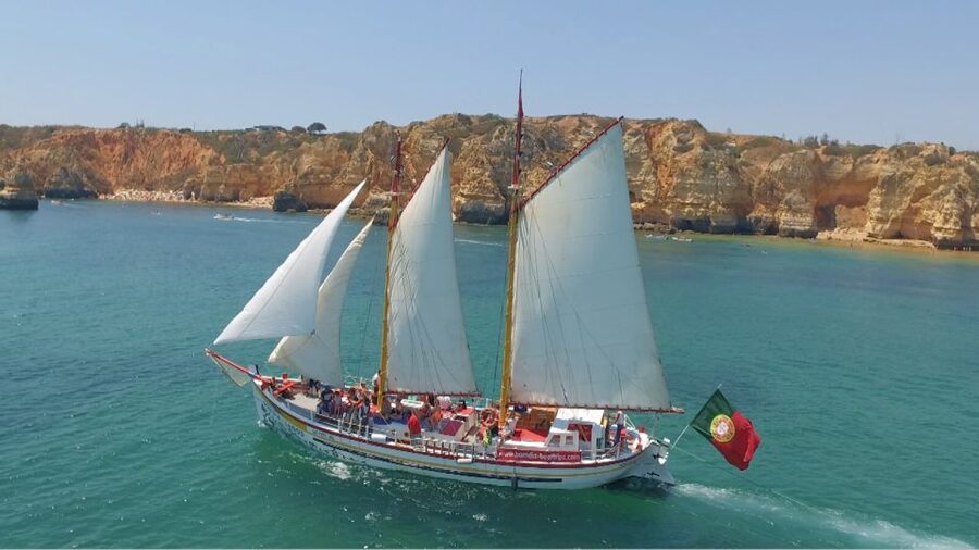 Lagos: Ponta Piedade Sail & Caves Cruise w/Portuguese Tapas - The crew and the feel on board