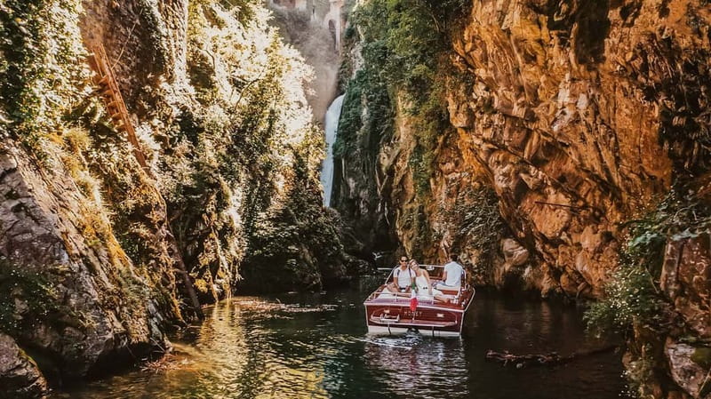 Lake Como: Classic Boat Private Tour - Villa Balbianello, the tour’s signature sight