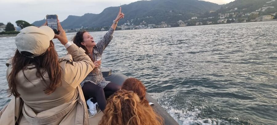 Lake Como: Shared Boat Tour with Prosecco Aperitif - What the skipper adds to the ride