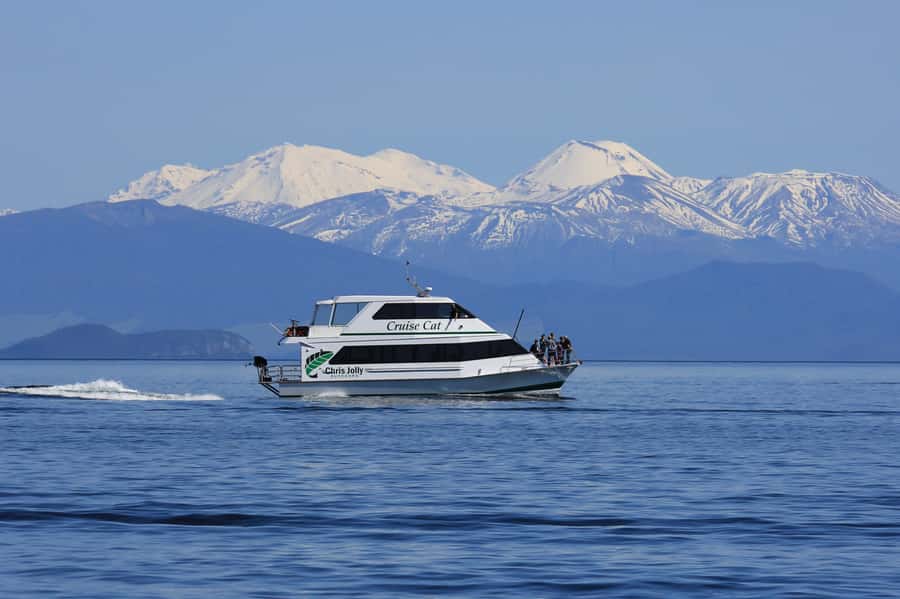 Lake Taupo: 1.5-Hour Maori Rock Carvings 5:00 PM Cruise - Cruising the Bays of Lake Taupo