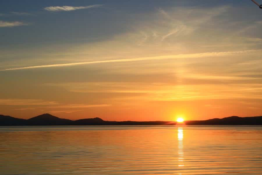 Lake Taupo: 1.5-Hour Maori Rock Carvings 5:00 PM Cruise - Meeting the Māori Rock Carvings
