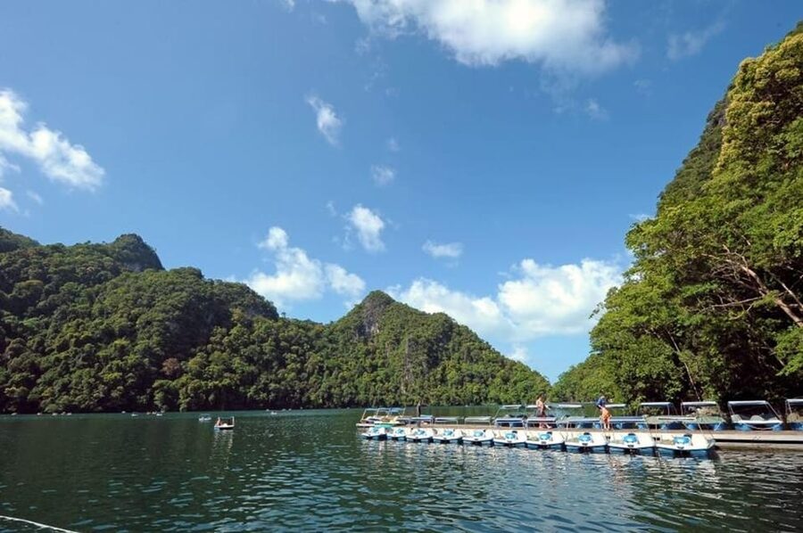 Langkawi: Island Hopping Shared Boat Tour - Jeti Teluk Baru and the fast ride out
