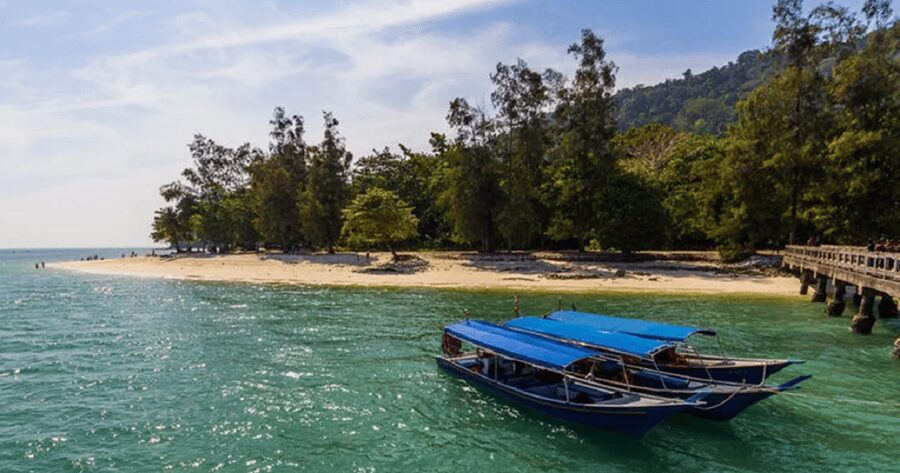Langkawi: Island Hopping Shared Boat Tour - Dayang Bunting’s freshwater lake