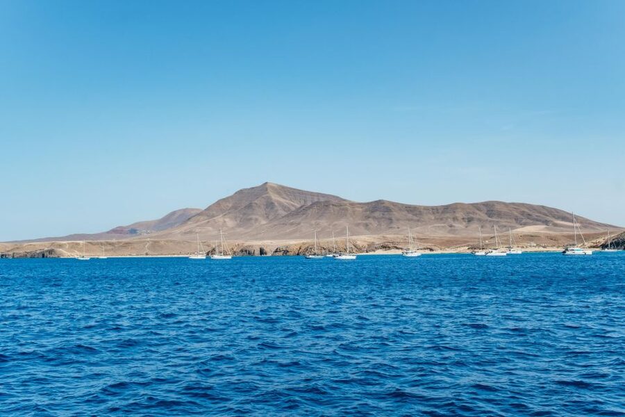 Lanzarote: Day Trip to the Papagayo Beaches by Catamaran - The crew makes a real difference