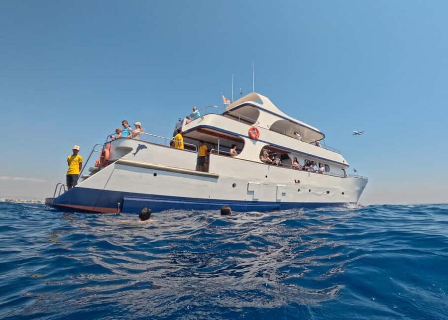 Larnaca Bay Cruise with Snorkeling - Choosing between the two schedules