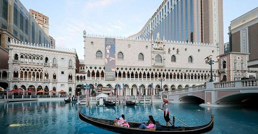 Las Vegas: Entry to Madame Tussauds with a Gondola Cruise - The best way to handle the museum visit
