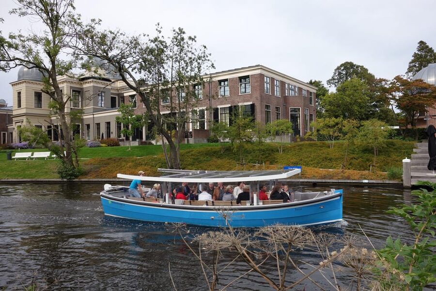 Leiden: Cruise through the Historic City Center with Guide - Why a Leiden canal tour works so well