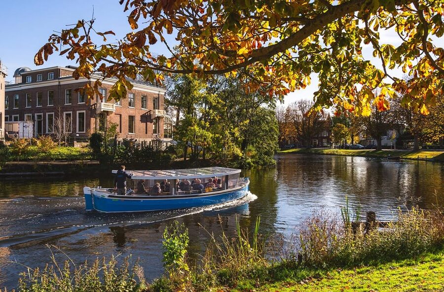 Leiden: Cruise through the Historic City Center with Guide - Meeting at Blauwpoortsbrug