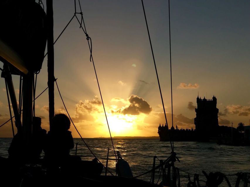 Lisbon: 1 or 2-Hour Cruise along the Tagus River - Christ the King across the river