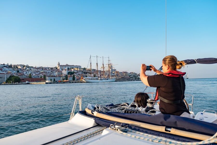Lisbon: 1 or 2-Hour Cruise along the Tagus River - Choosing morning, afternoon, or sunset