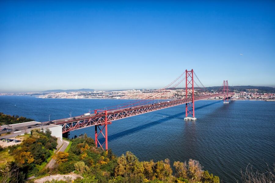 Lisbon: Boat Tour Ticket and Hop-on Hop-off 48-Hour Bus. - Who should choose this tour